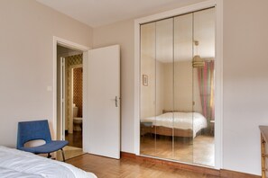 5 bedrooms, iron/ironing board, free WiFi - A great holiday for 12 in Loctudy (Loctudy)