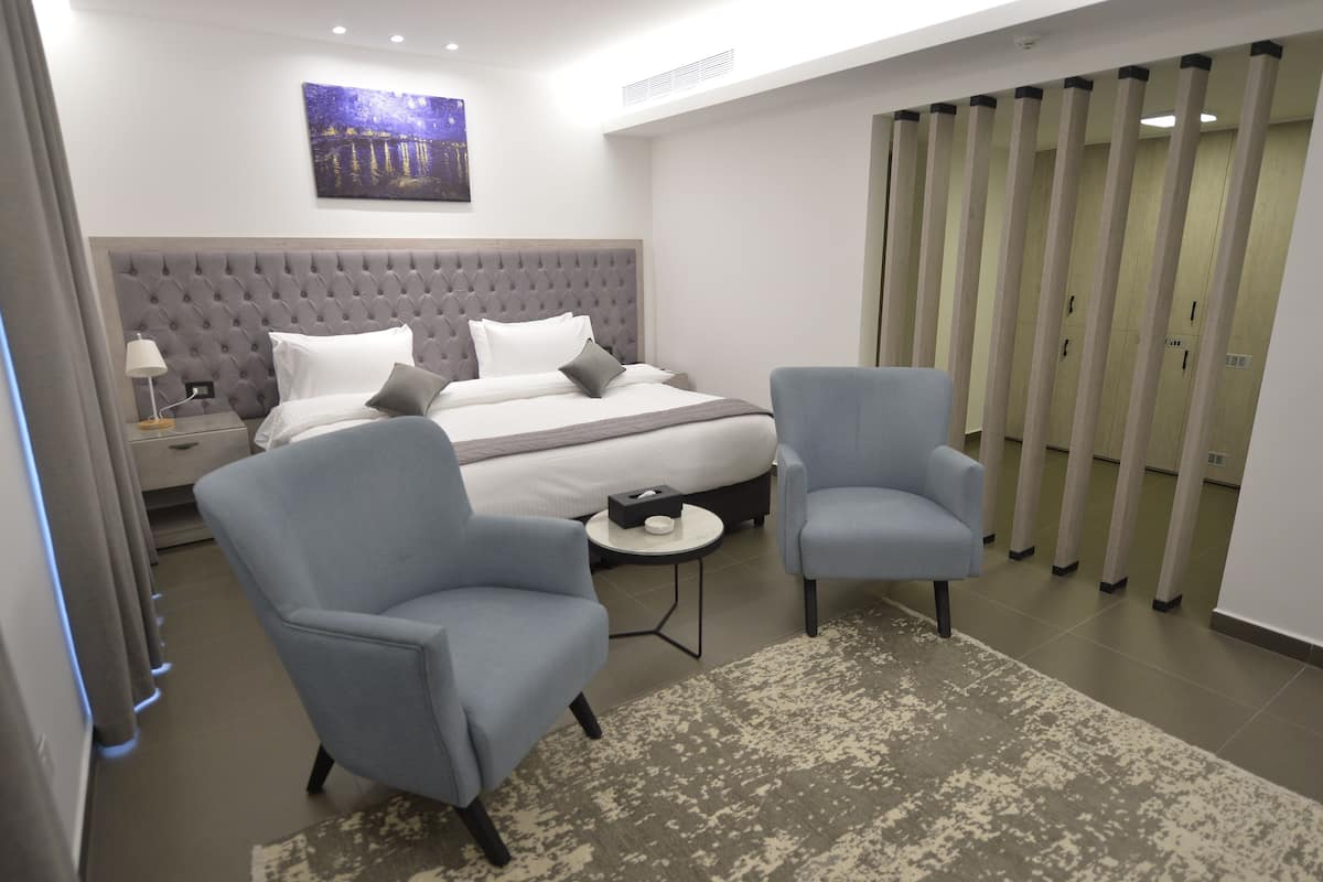 Business Room, 1 Bedroom | Egyptian cotton sheets, premium bedding, Select Comfort beds
