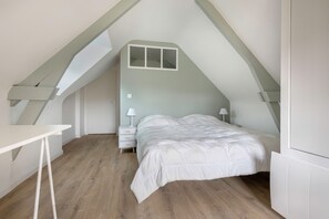 5 Schlafzimmer, Bügeleisen/Bügelbrett, kostenloses WLAN