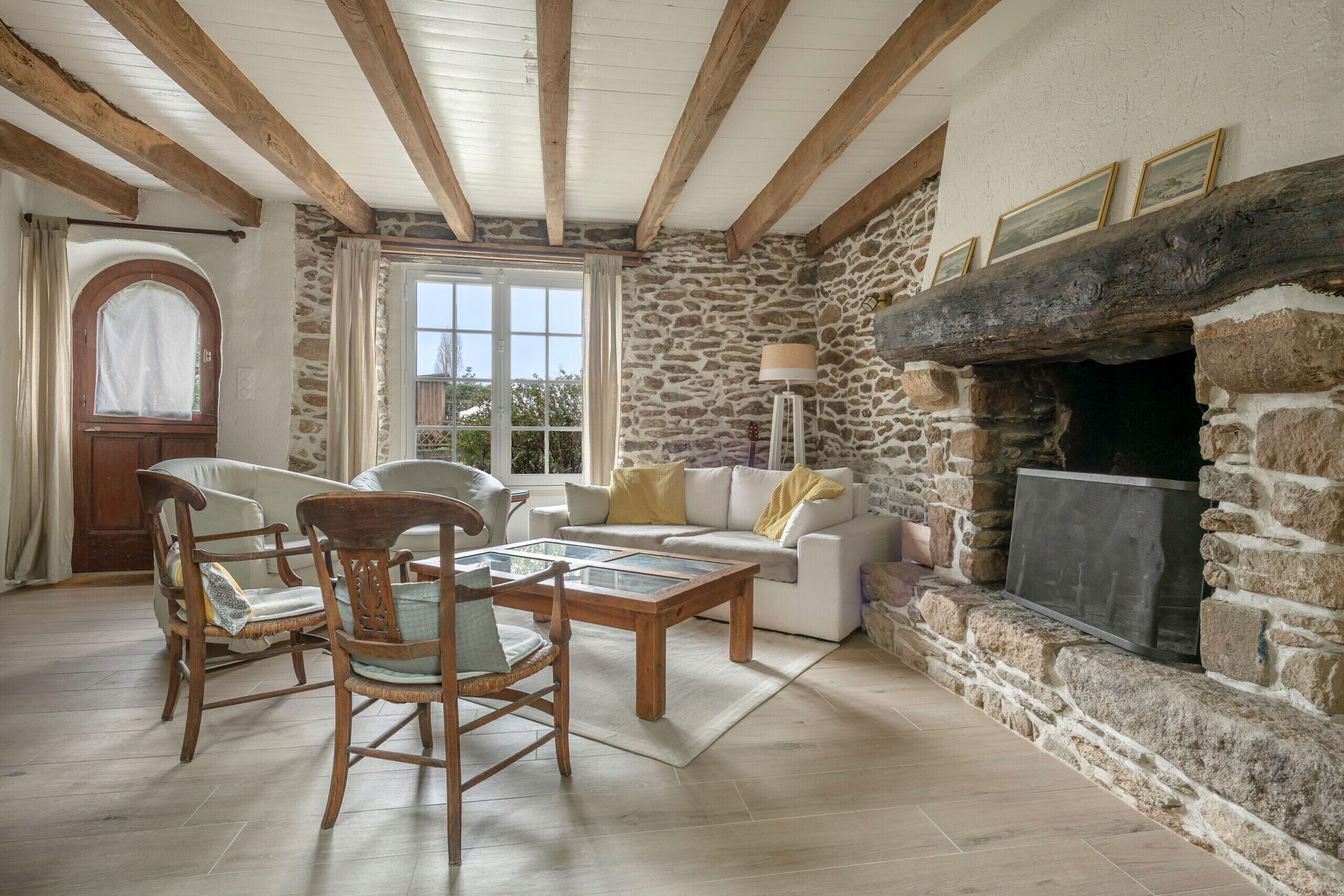TV, fireplace, DVD player