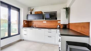 Réfrigérateur, micro-ondes, four, lave-vaisselle