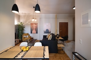 Appartement Ville | Repas dans la chambre