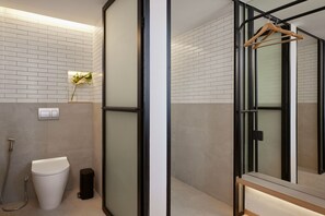Room, Multiple Beds (Biggy) | Bathroom | Shower, hair dryer, bathrobes, bidet - ASAI Bangkok Sathorn (Bangkok)
