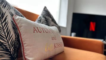 Luxury House, Private Bathroom, Garden View | Lounge