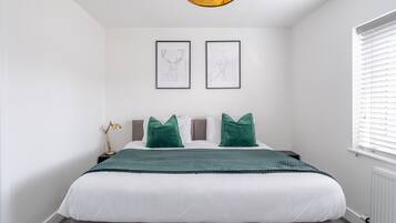 Luxury House, Private Bathroom, Garden View | 2 bedrooms, Egyptian cotton sheets, premium bedding, blackout drapes