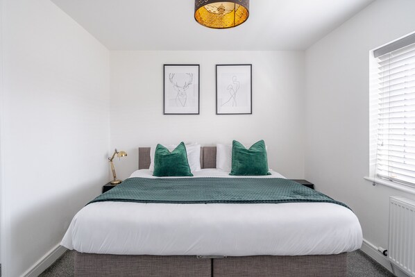 Luxury House, Private Bathroom, Garden View