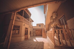 Front of property – evening/night - Oqilanur Guest House (Khiva)
