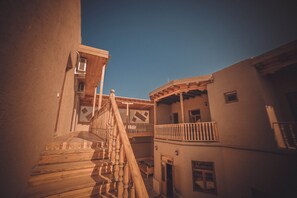 Interior entrance - Oqilanur Guest House (Khiva)