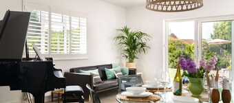 Sociable Open Plan entertaining.... and more....