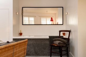 Interior - Stunning Seaside Cottage w/Grand Piano steps from Beach, free EV charging  (Pevensey Bay)
