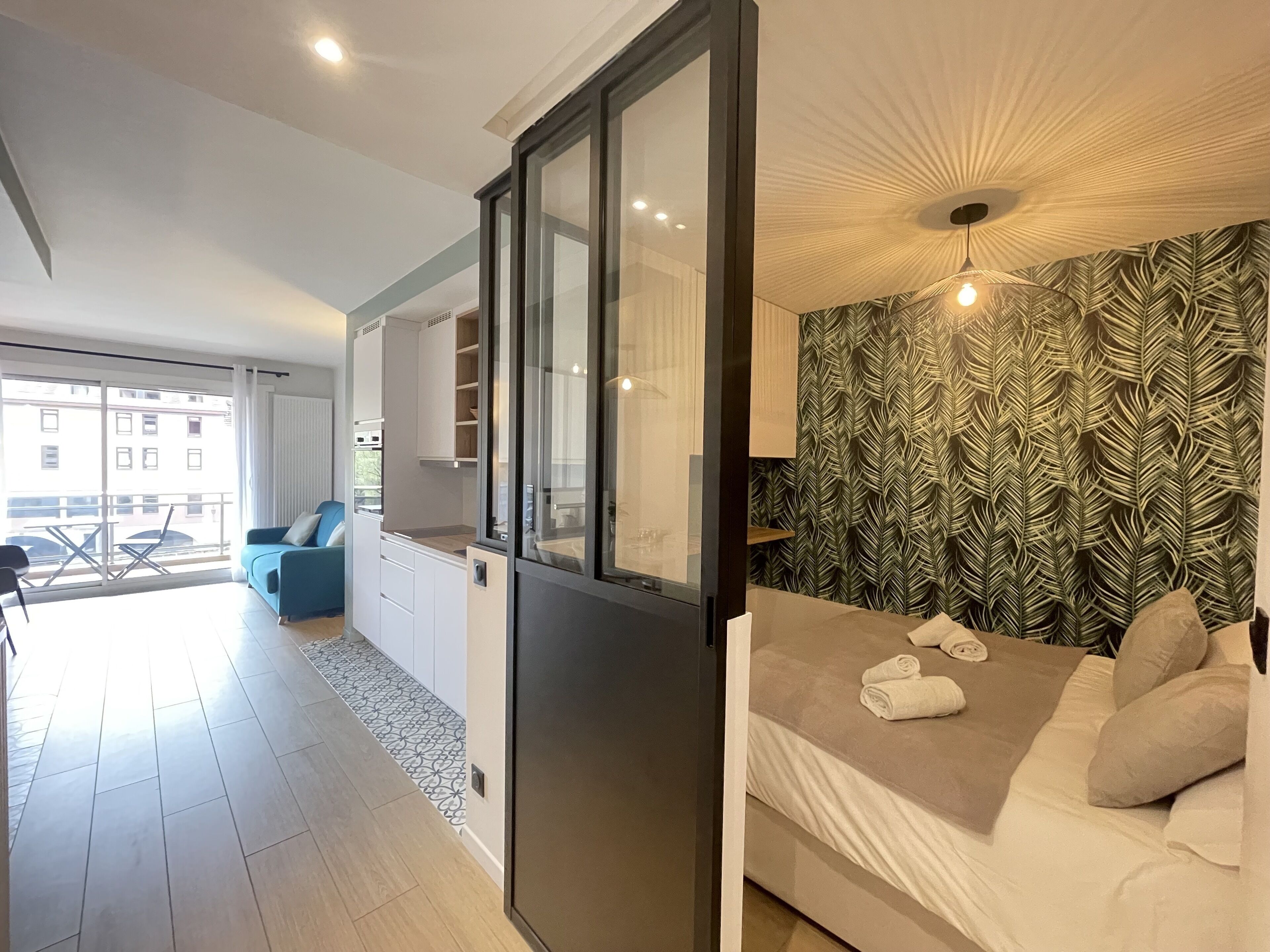 Quai des Cordeliers, Balcon vue Thiou et Vieille Ville