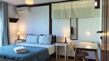 Comfort-Doppelzimmer, 1 Queen-Bett | Minibar, Schreibtisch, laptopgeeigneter Arbeitsplatz, kostenloses WLAN