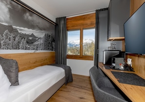 Standard Single Room | Hypo-allergenic bedding, desk, free WiFi, bed sheets