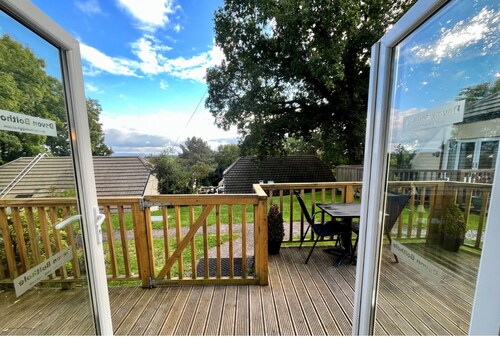 Relax & unwind in comfort in our beautiful pet friendly little cottage