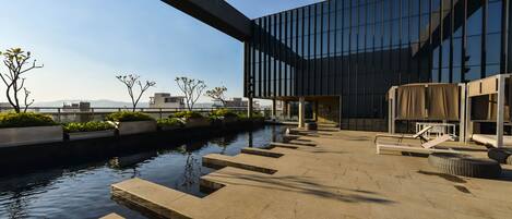 Outdoor pool, free cabanas