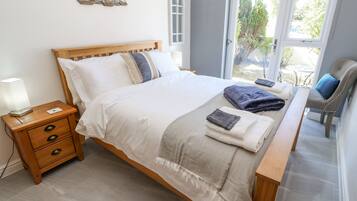 2 bedrooms, individually decorated, individually furnished, free WiFi