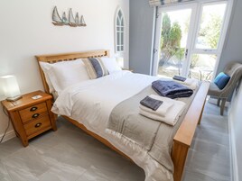 2 habitaciones, decoración personalizada y muebles diferentes 