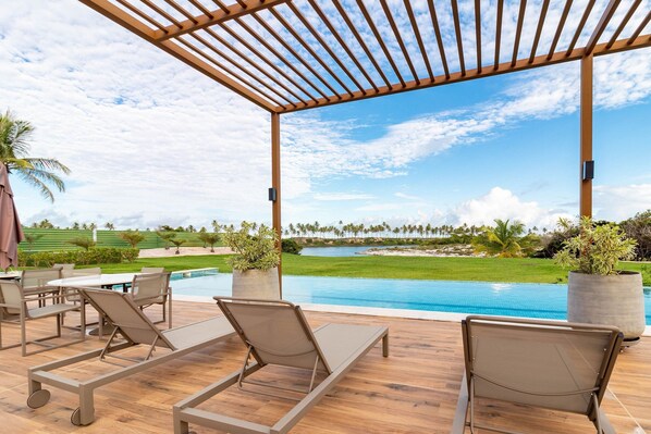 Chalet | Pool | Outdoor pool