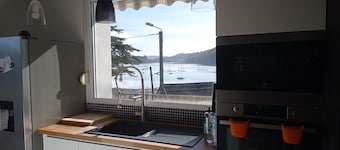 Waterfront villa with panoramic sea view