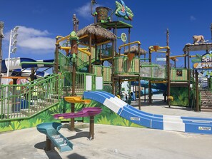 5 つの屋外プール