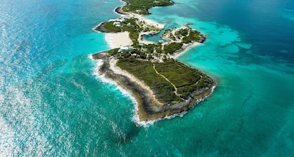 FALL DISCOUNTS*Private Peninsula*Boats*Heated Pool*Golf Carts*3 Private Beaches