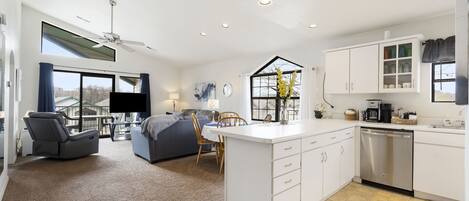 Condo, Multiple Beds, Balcony | Private kitchen | Fridge, microwave, oven, stovetop