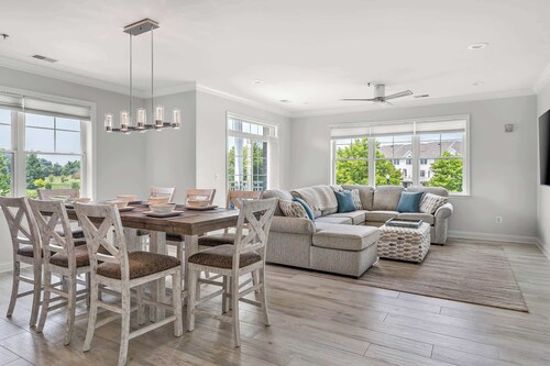 Grande at Canal Pointe A Coastal Getaway