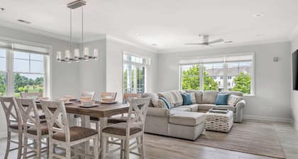 Grande at Canal Pointe A Coastal Getaway