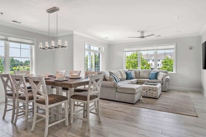 Grande at Canal Pointe A Coastal Getaway