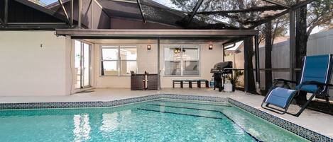 House, Multiple Beds, Pool Access, Pool View | Terrace/patio