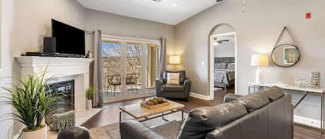 Condo, Multiple Beds, Pool Access, Golf View (Great Escape I) | Living area | 42-inch flat-screen TV with digital channels, fireplace