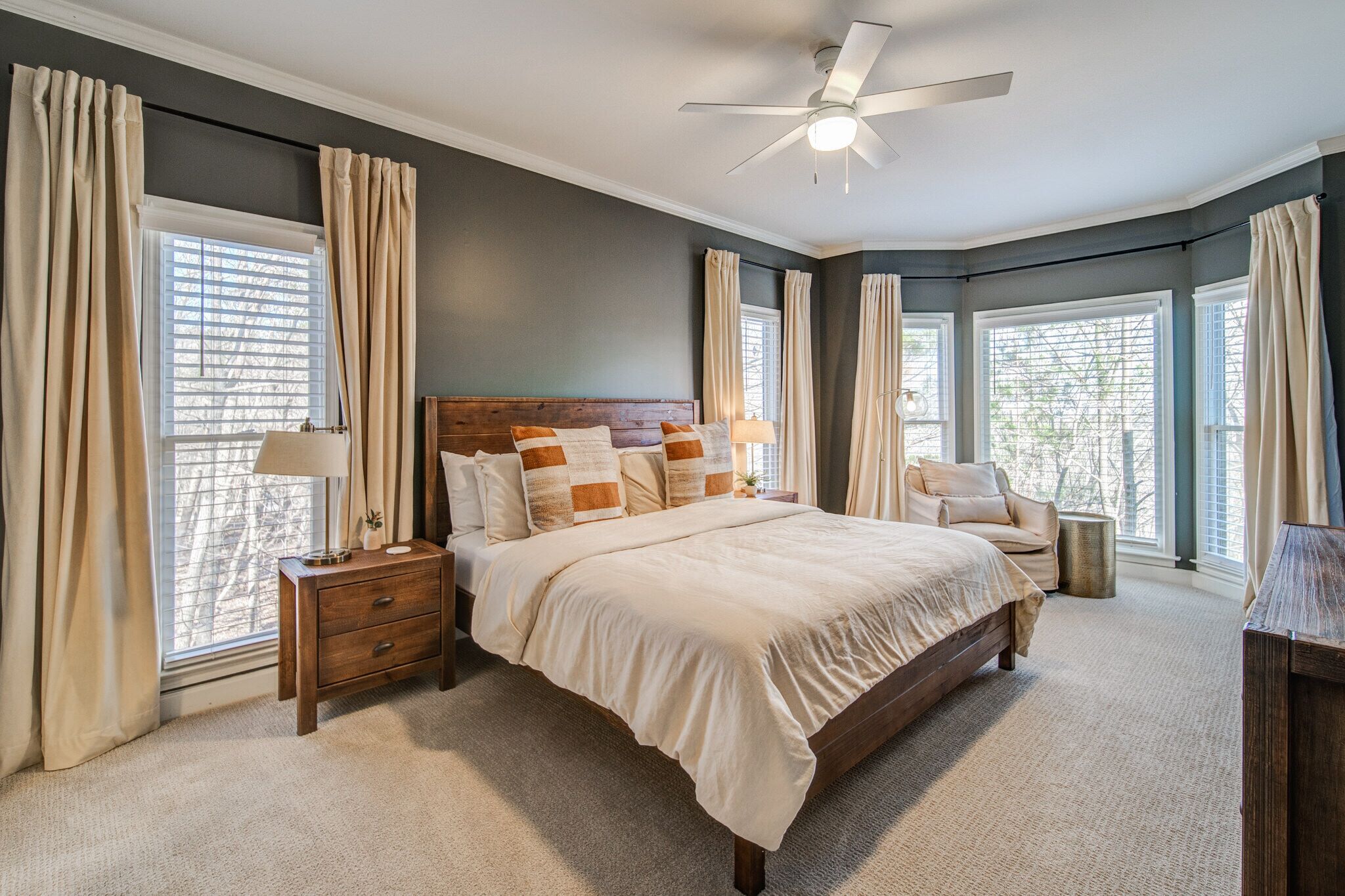 Nhà, nhiều giường, sân hiên, quang cảnh núi (Summit Oaks Manor) | 4 phòng ngủ, trang trí khác biệt 