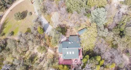 Happy Days Retreat With Private Pool!