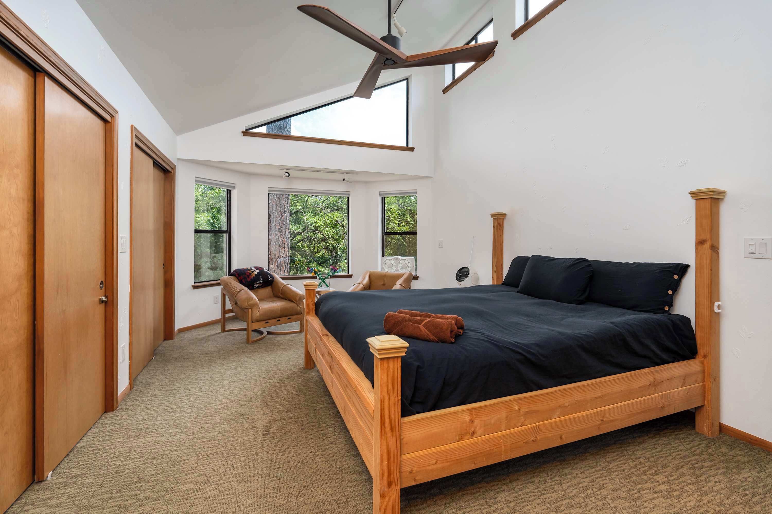 独立别墅, 多张床, 使用泳池, 山景 (Happy Days Retreat) | 3 多间卧室、特色装修、特色家居、办公桌