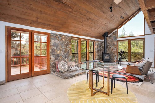 Happy Days Retreat With Private Pool!