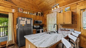 Cabin, Berbilang Katil, Hot Tub (Little Lake Lookout) | Dapur peribadi