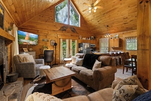 Cabin, Multiple Beds, Hot Tub (Little Lake Lookout) | Living area