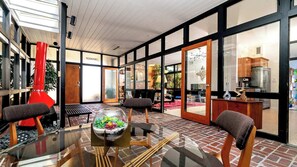 Ferienhaus, Mehrere Betten, Kamin, Gartenblick (Mid Century Modern Experience) | Speisen