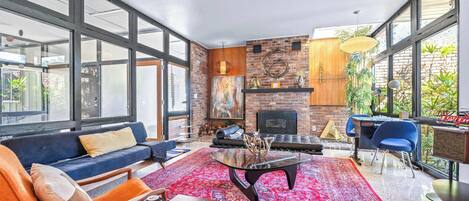 House, Multiple Beds, Fireplace, Garden View (Mid Century Modern Experience) | Living area