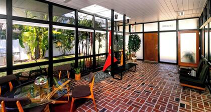 Mid Century Modern Experience