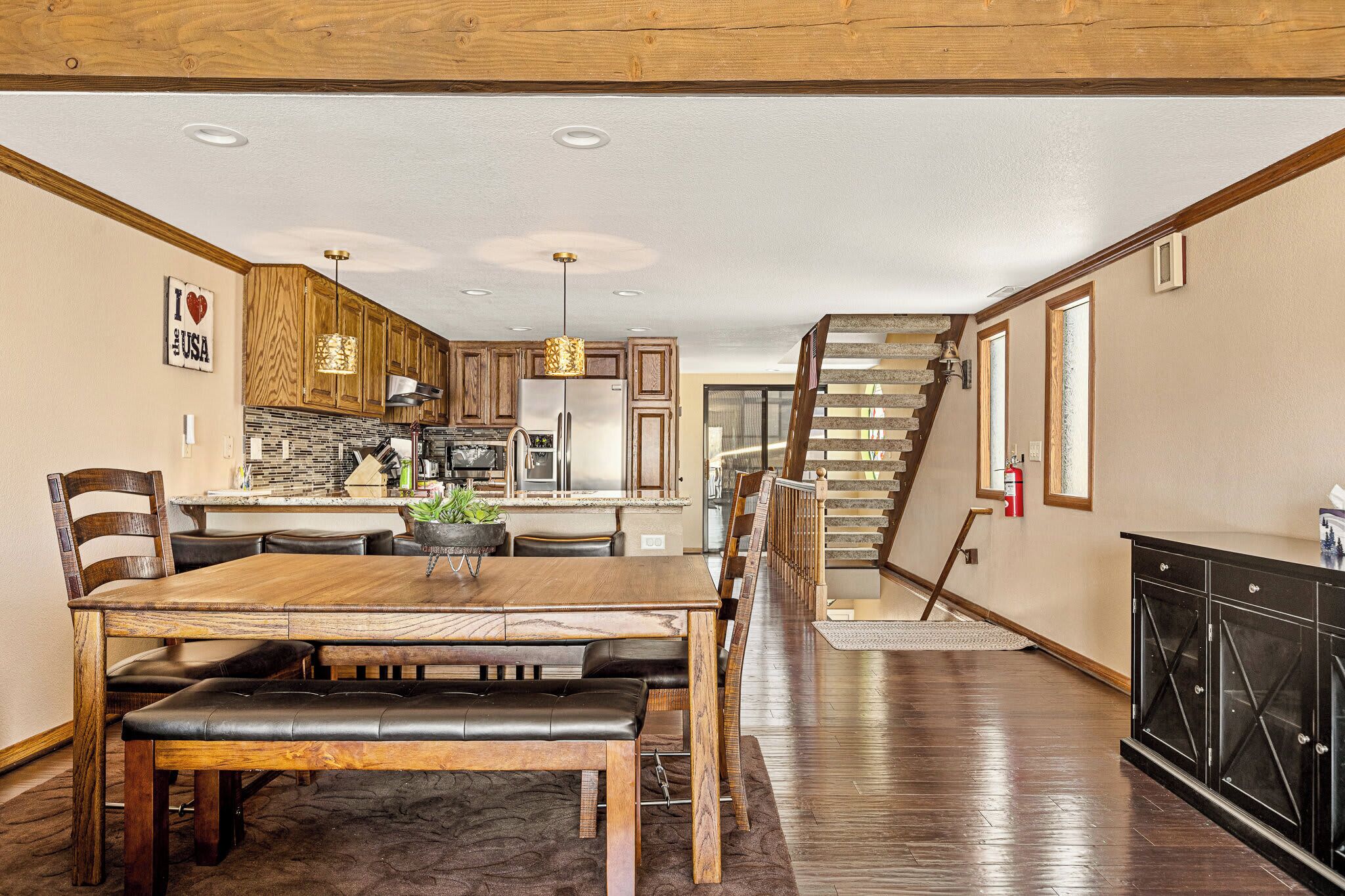 Condo, nhiều giường, ban công, quang cảnh núi (The Adler's Nest) | Khu ăn uống