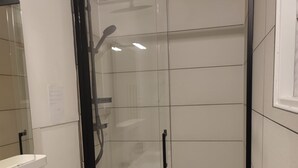 Uklassifisert bilde, 3 av 6, knapp