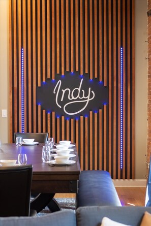Dining - New Loft Near Convention Center (Indianapolis)