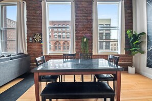 Dining - Walk Anywhere Downtown Indy (Indianapolis)