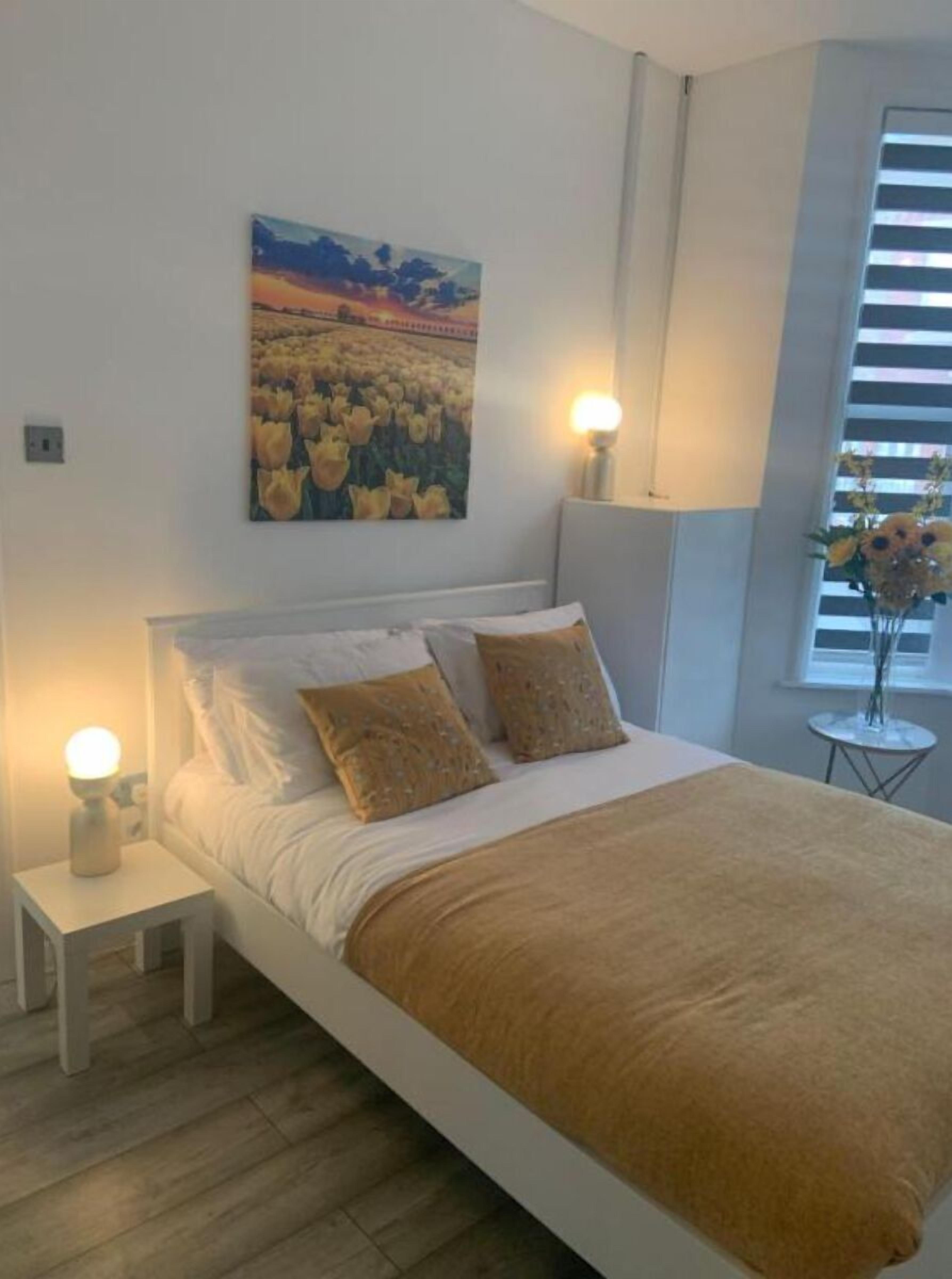 Bloomsbury House - Modern studios near Anfield