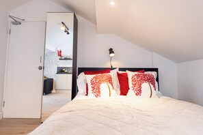 Comfort Studio, 1 Double Bed D | Desk, laptop workspace, iron/ironing board, bed sheets