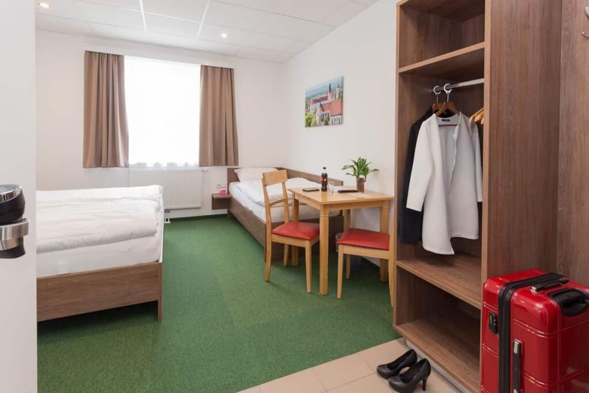 Basic Triple Room | Hypo-allergenic bedding, soundproofing, free WiFi
