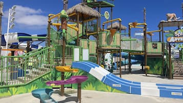 6 piscines extérieures