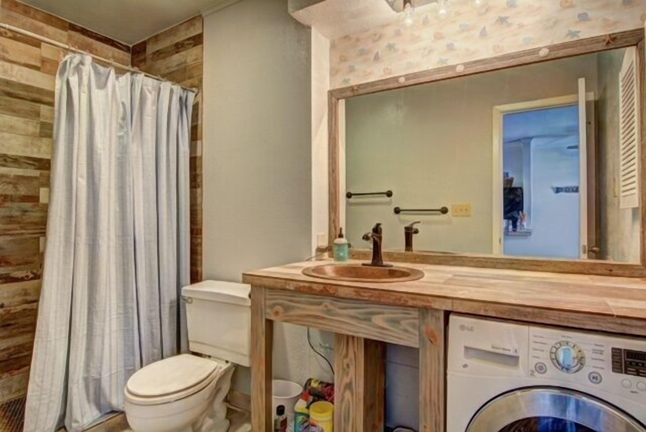 Bay Tree B6 Condo by Redawning