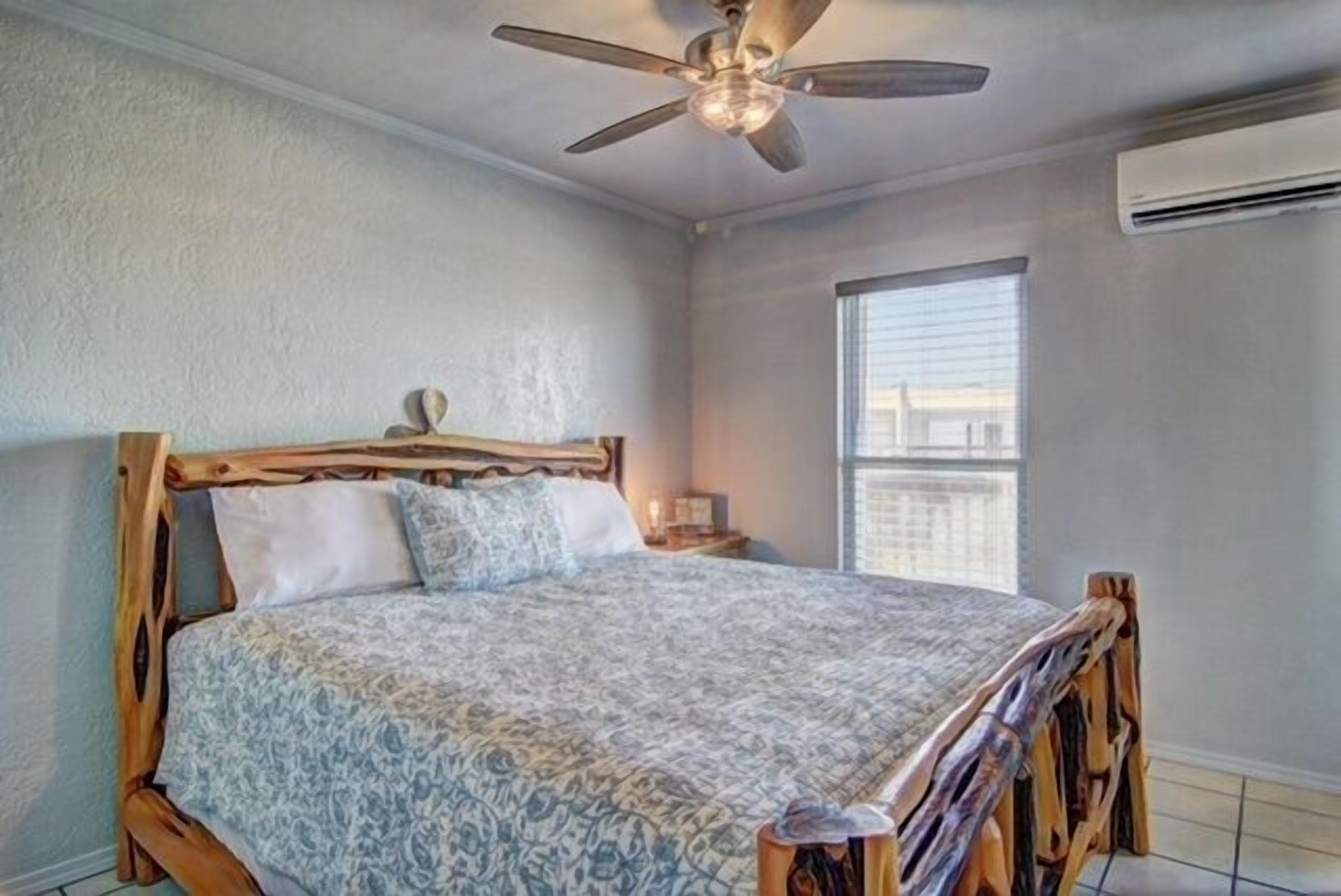 Bay Tree B6 Condo by Redawning